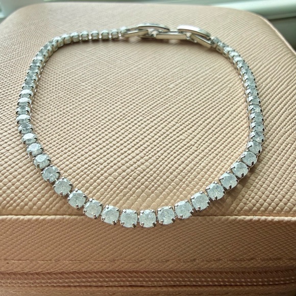 Pretty Bird Jewelry Jewelry - NEW Pretty Bird Jewelry Cubic Zirconia Tennis Bracelet- Sparkling White 7”